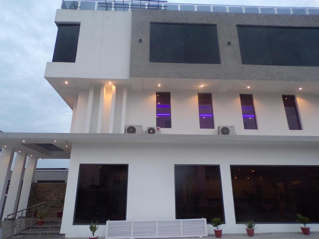 The Mayhill Lekki Esterno foto